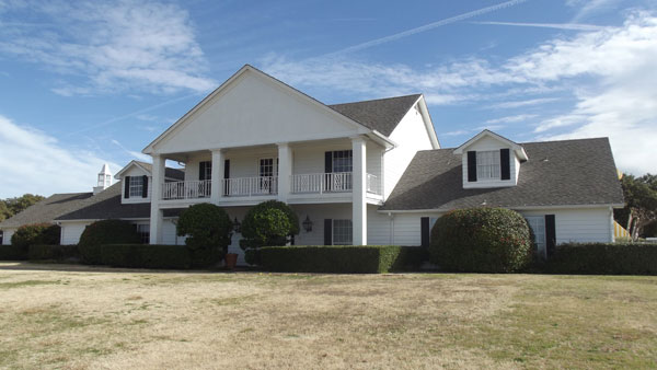 front view of Southfork