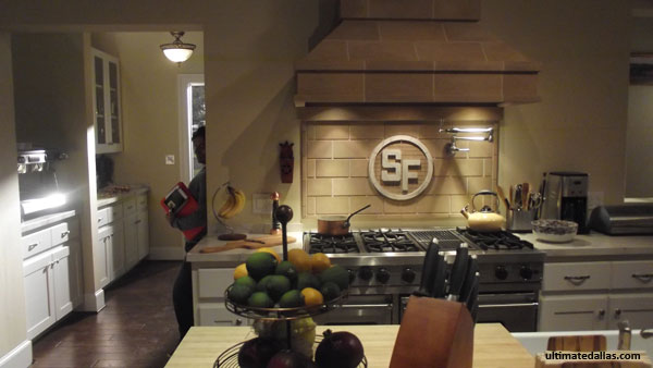 dallskitchenprop Dallas TNT southfork kitchen