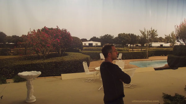 southforkbackdrop Bakcdrop of Southfork patio area