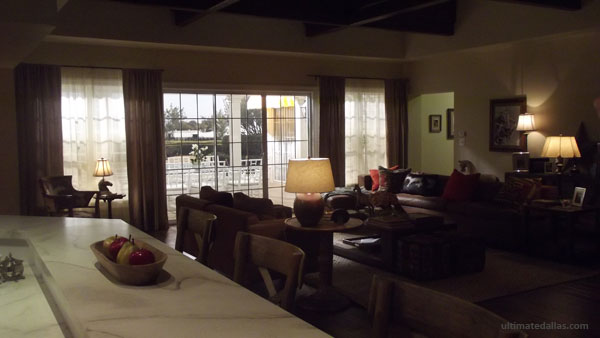 southforkllivingarea Southfork Dallas TNT living area lounge